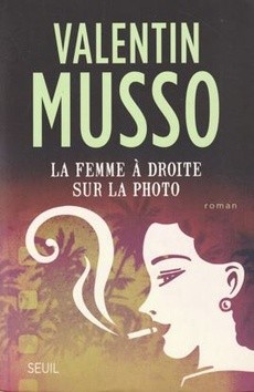 La femme à droite sur la photo - couverture livre occasion